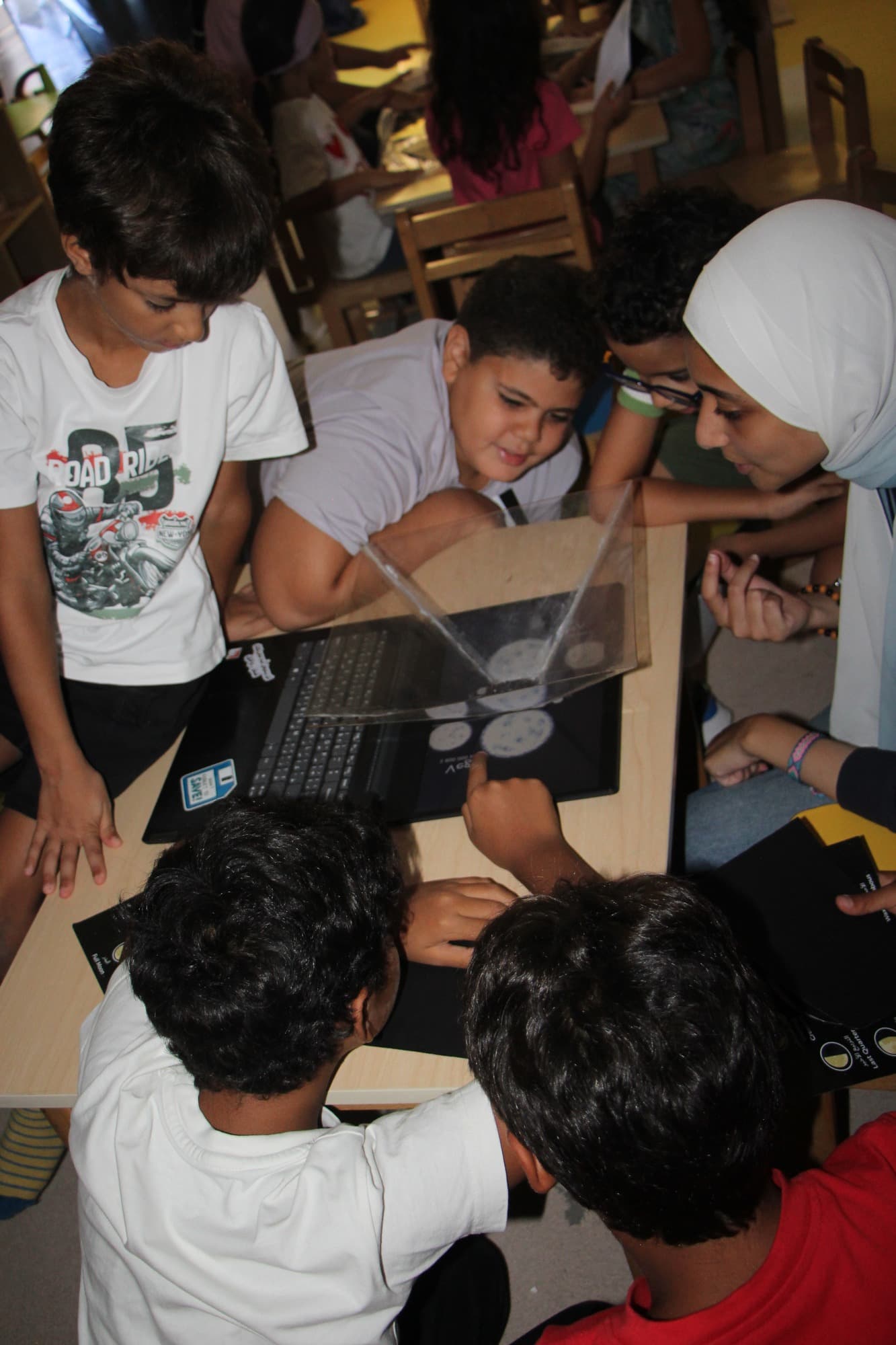 Super Kidz children exploring space at our Sputnik workshop
